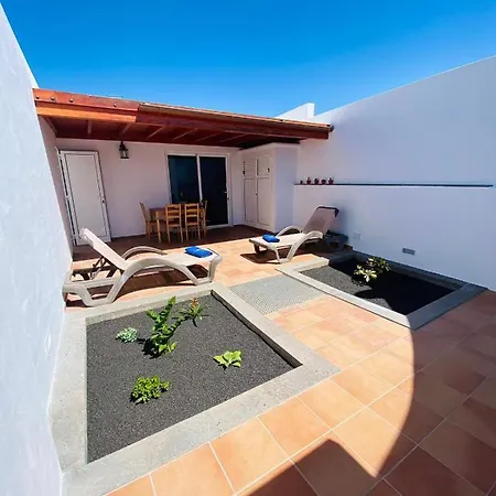 Naia Apartment *